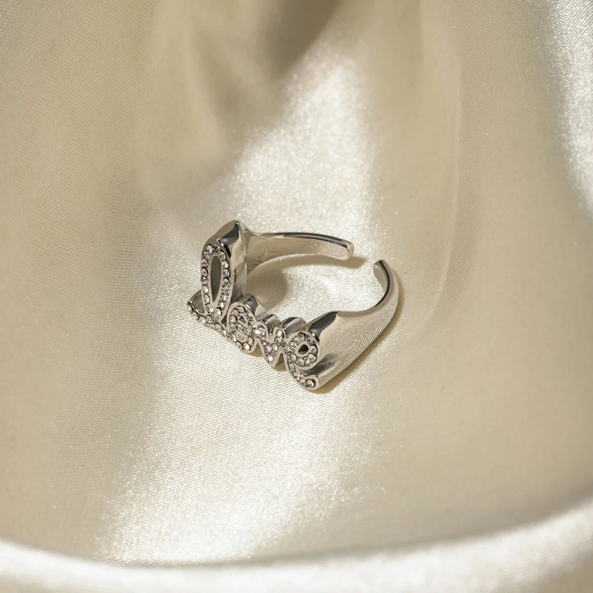 ANILLO LOVE - LUZ DE LUNAS LLC
