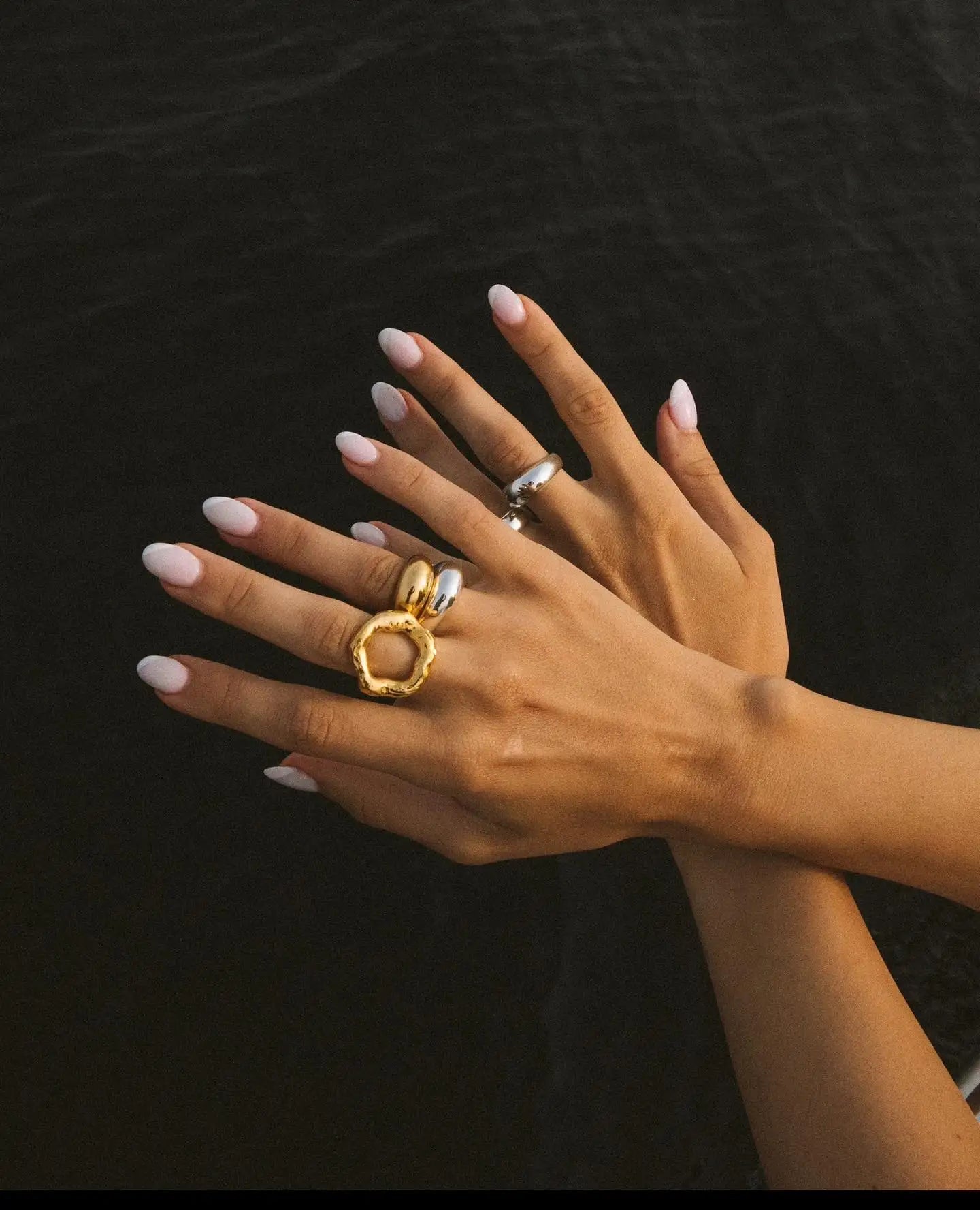 ANILLO ALURA - LUZ DE LUNAS LLC