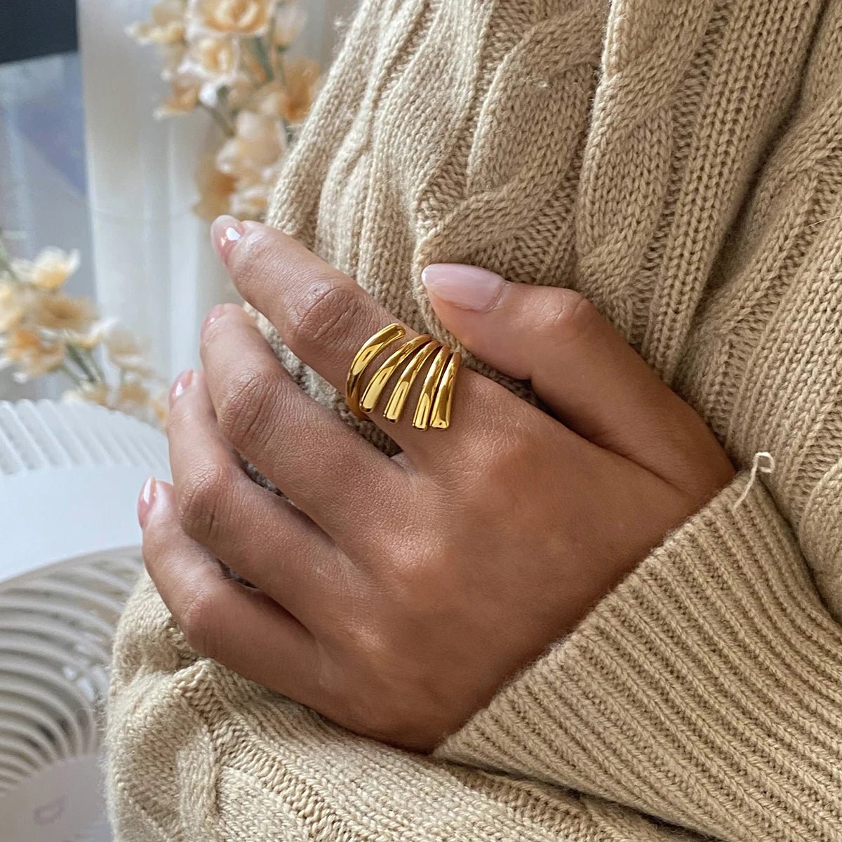 ANILLO ASTRAEA - LUZ DE LUNAS LLC