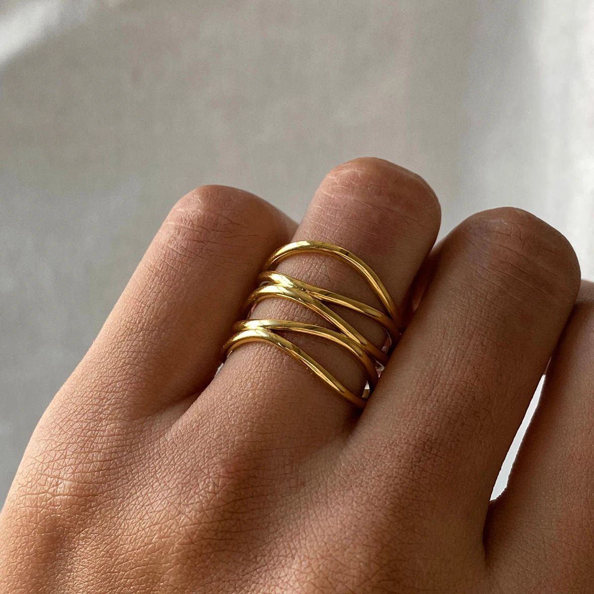 ANILLO FERENTHIA - LUZ DE LUNAS LLC