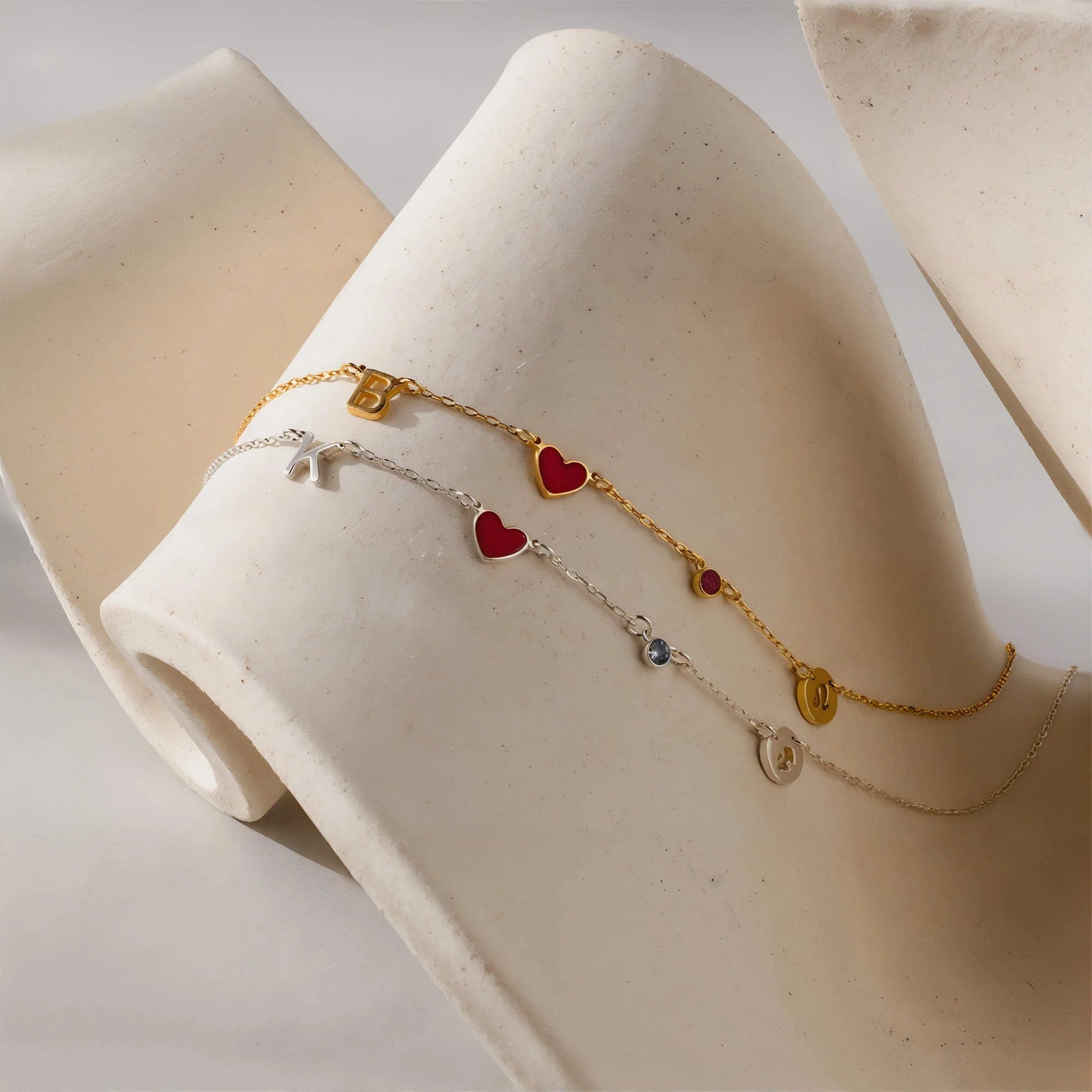 Collar de Charms Espaciales en Oro 18K - LUZ DE LUNAS LLC