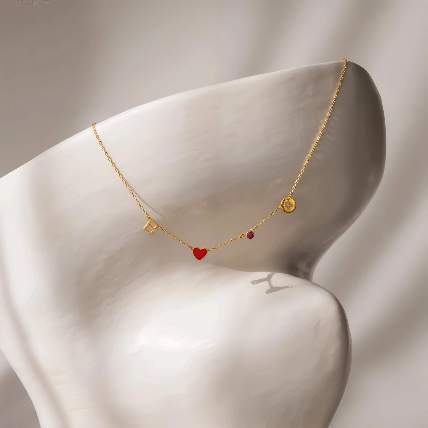 Collar de Charms Espaciales en Oro 18K - LUZ DE LUNAS LLC