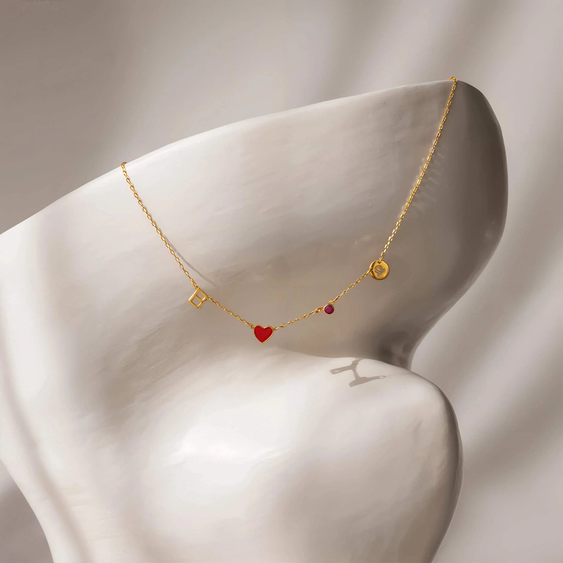 Collar de Charms Espaciales en Oro 18K - LUZ DE LUNAS LLC