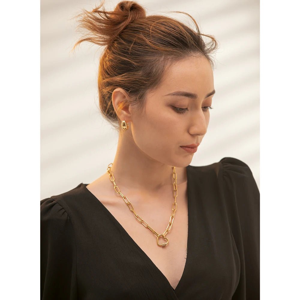 COLLAR ILYNTHA - LUZ DE LUNAS LLC