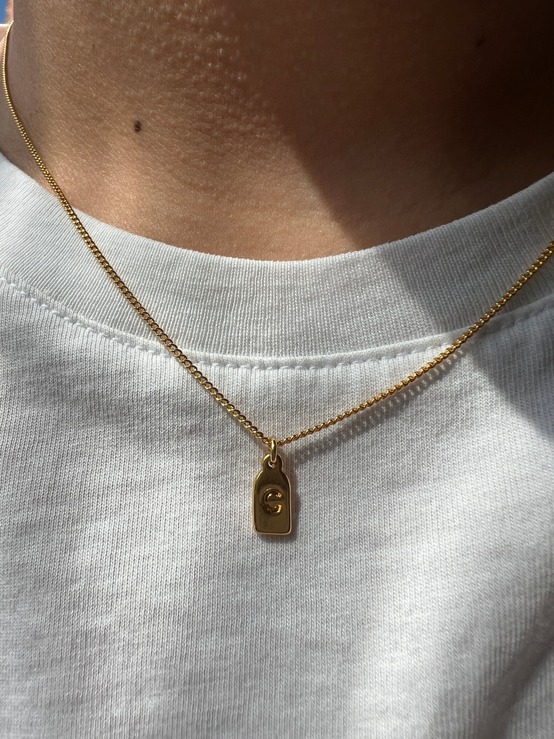 COLLAR INICIAL - LUZ DE LUNAS LLC