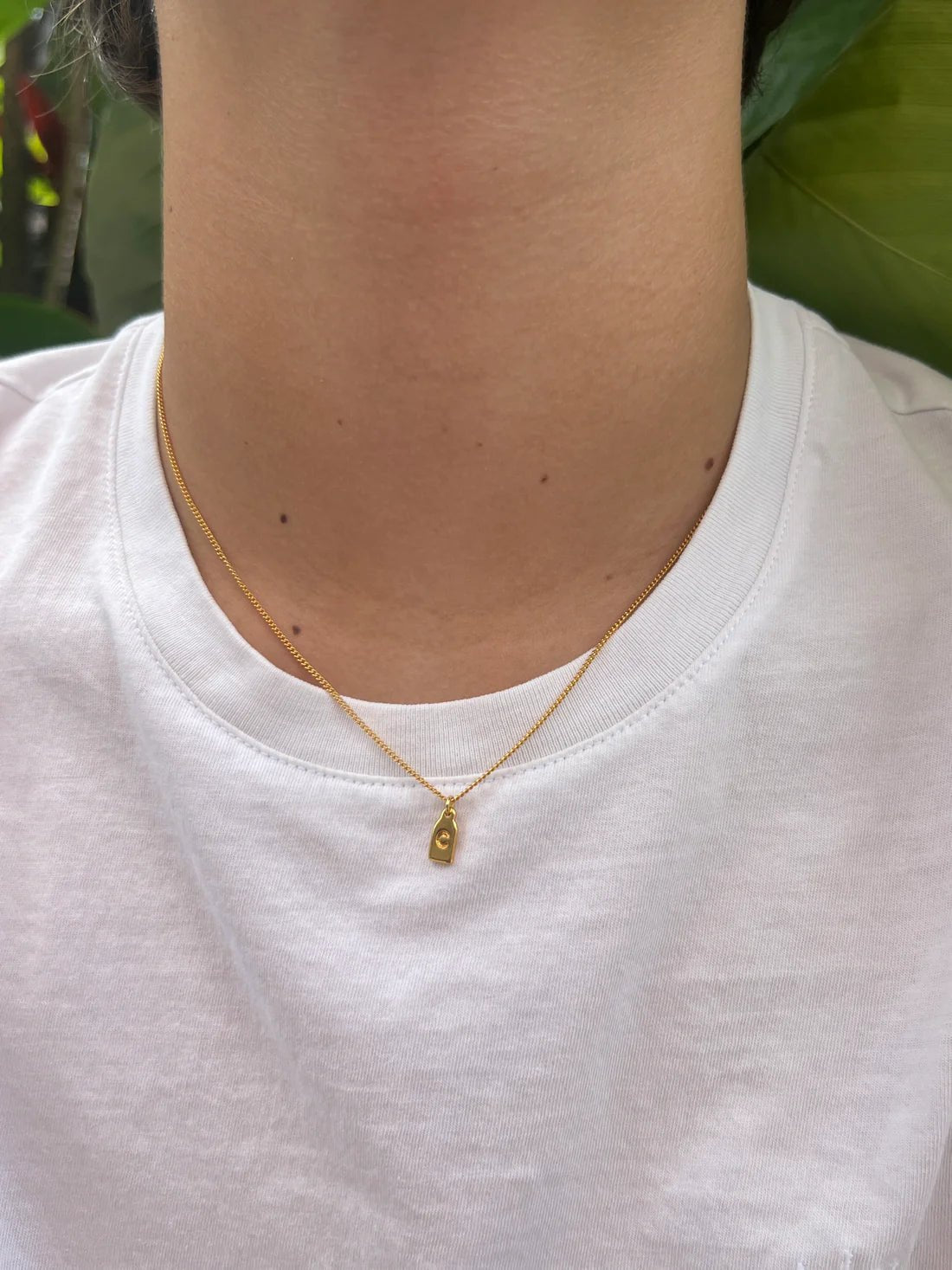 COLLAR INICIAL - LUZ DE LUNAS LLC