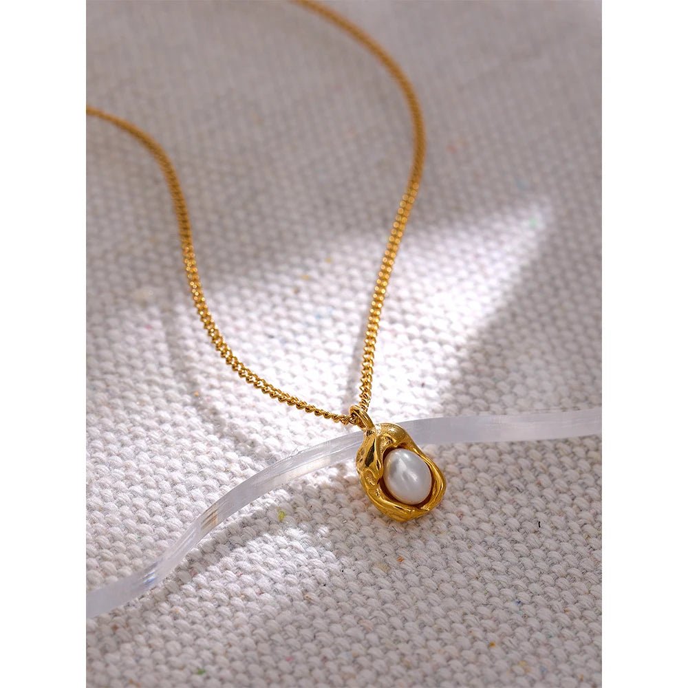 COLLAR ISELYA - LUZ DE LUNAS LLC