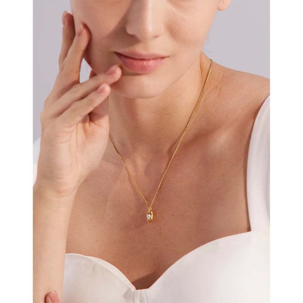 COLLAR ISELYA - LUZ DE LUNAS LLC