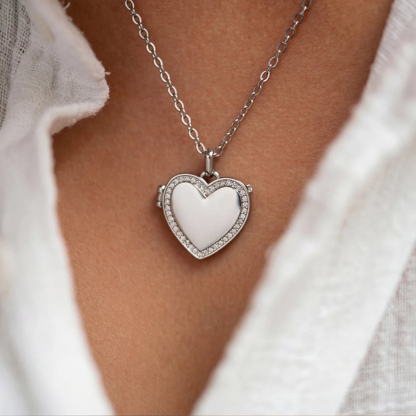 Collar Medallón con Foto - LUZ DE LUNAS LLC