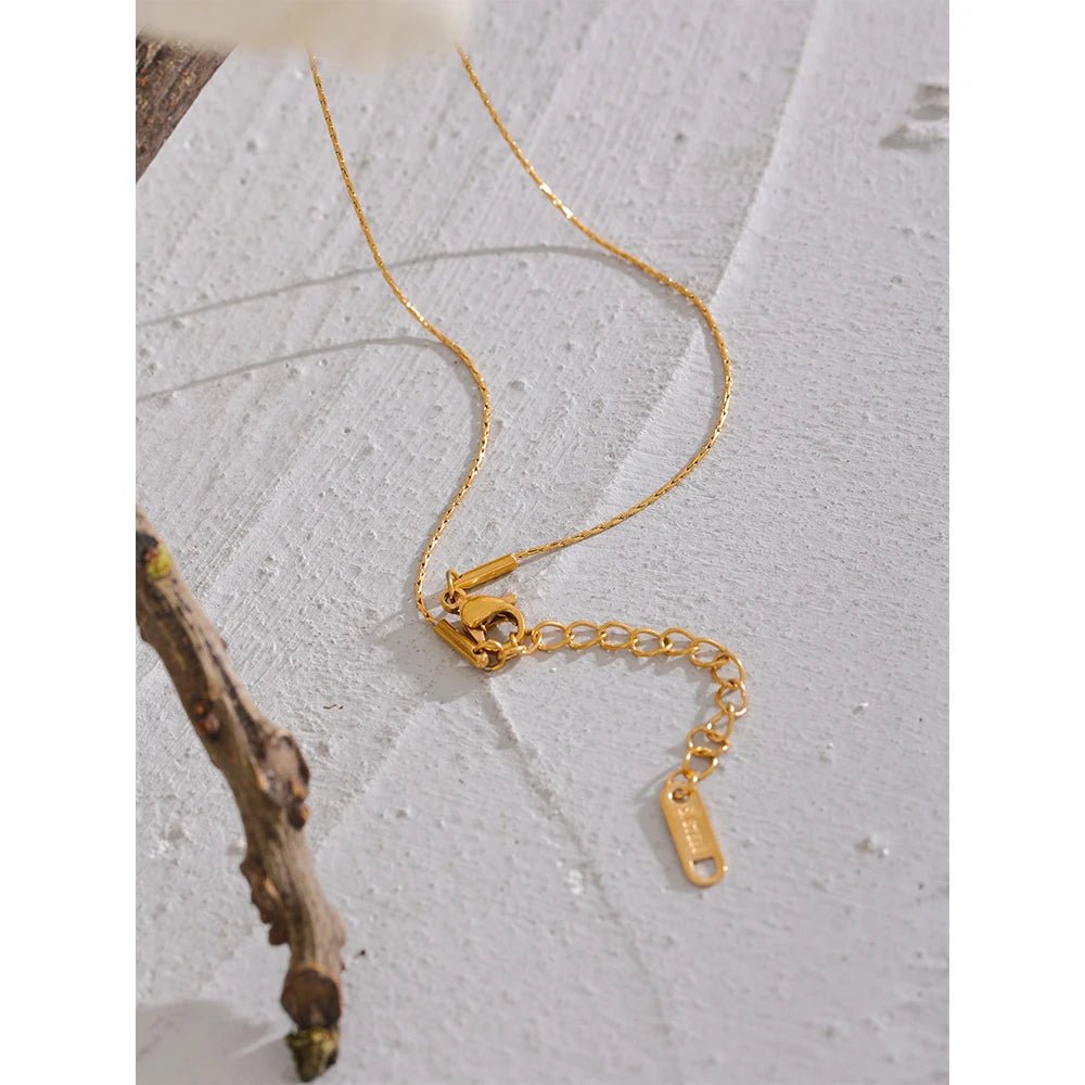 COLLAR NYRIA - LUZ DE LUNAS LLC
