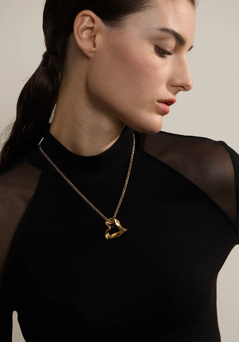 COLLAR NYTHERIA - LUZ DE LUNAS LLC