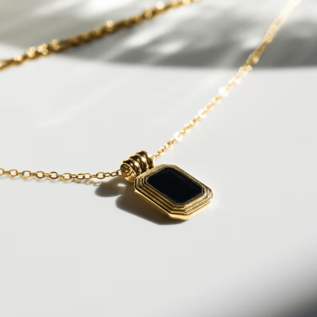 COLLAR SHANTI - LUZ DE LUNAS LLC