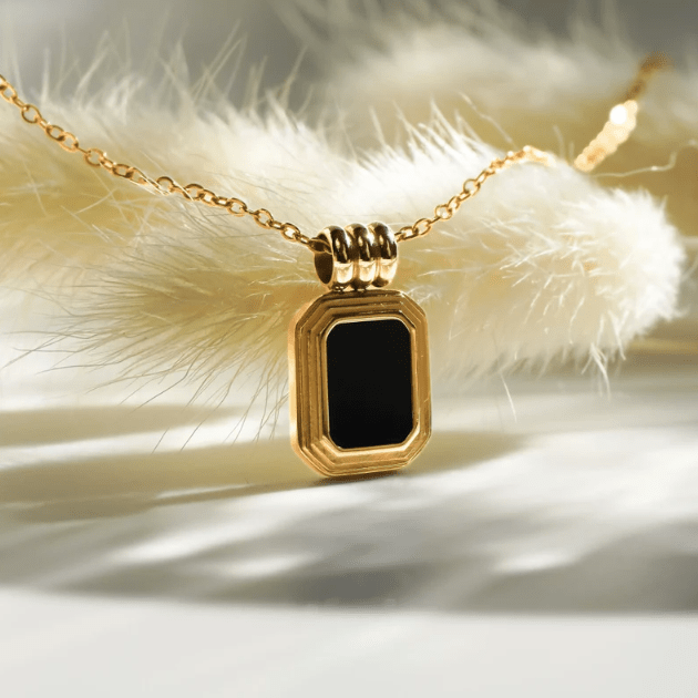 COLLAR SHANTI - LUZ DE LUNAS LLC