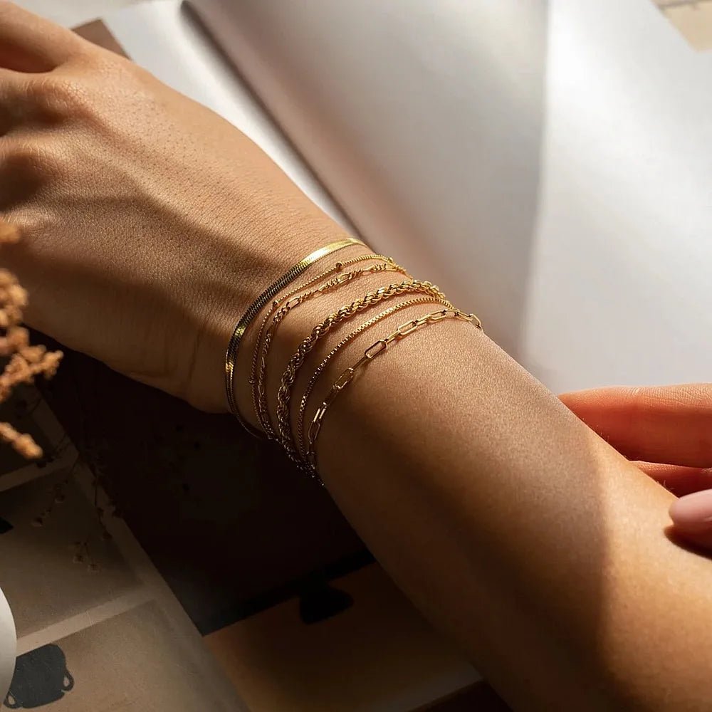 PULSERAS ERYLLA - LUZ DE LUNAS LLC